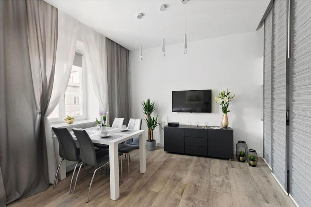 Nowy Swiat 60 - 170 M Do Metra - Prywatne Mieszkanie W Centrum Warszawy - Better Rental Warsaw Ngoại thất bức ảnh
